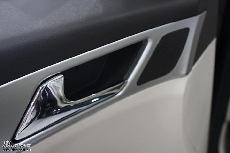 东风风神S30到店实拍