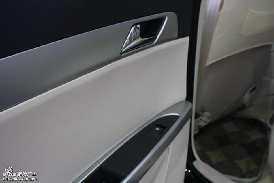 东风风神S30到店实拍