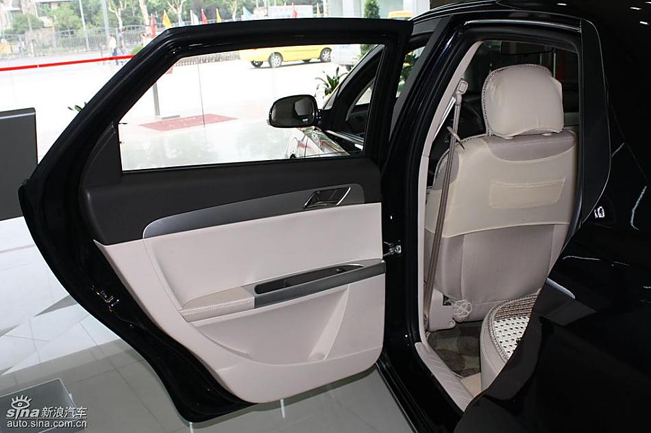 东风风神S30到店实拍