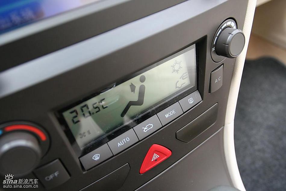 东风风神S30内饰与细节