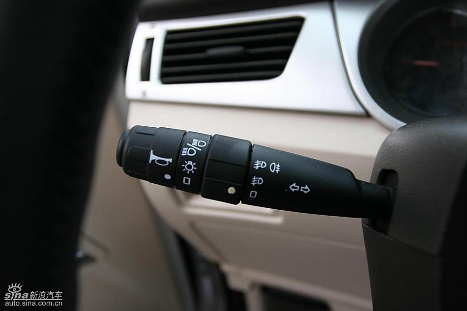 东风风神S30内饰与细节