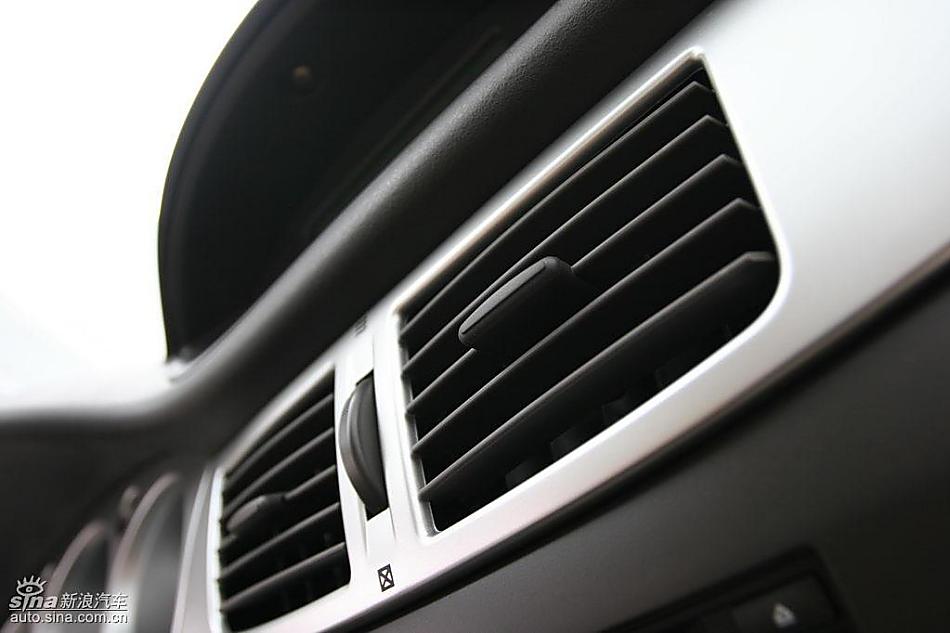 东风风神S30内饰与细节