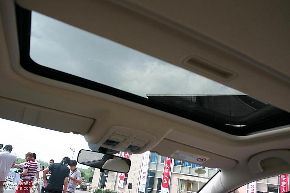 东风风神S30内饰与细节