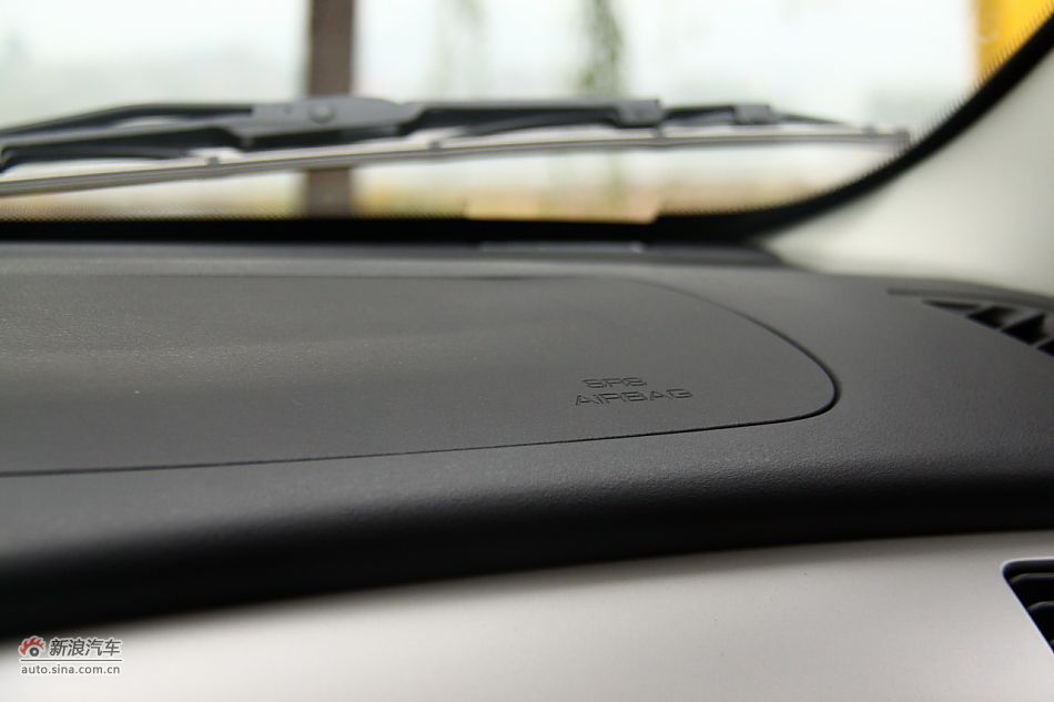 2011款风神S30内饰图