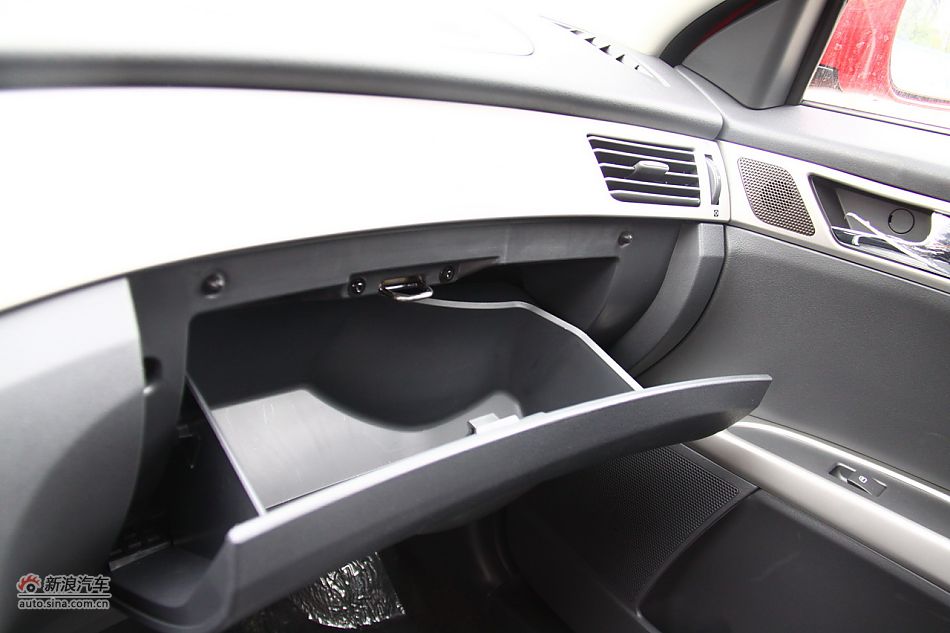 2011款风神S30内饰图
