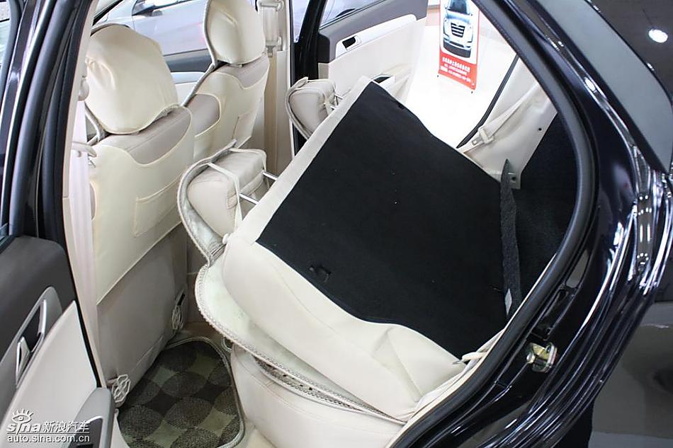 东风风神S30到店实拍