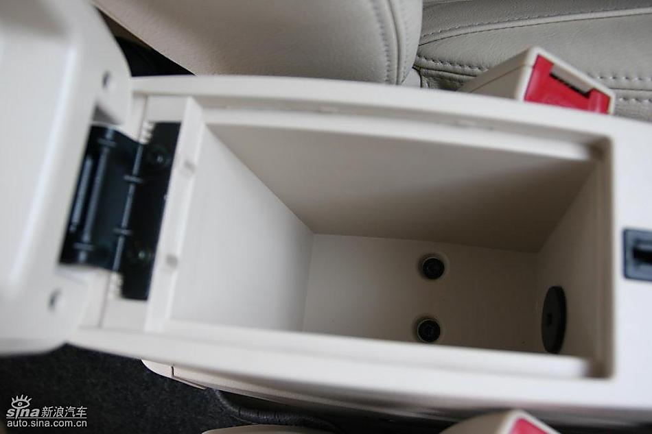 东风风神S30内饰与细节