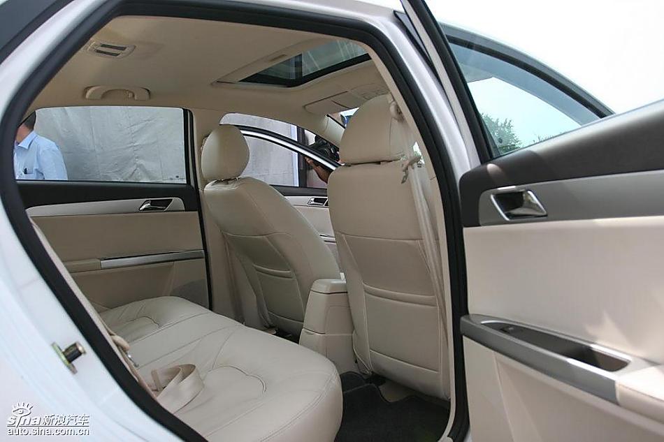 东风风神S30内饰与细节