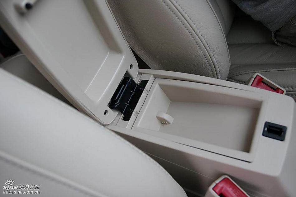 东风风神S30内饰与细节