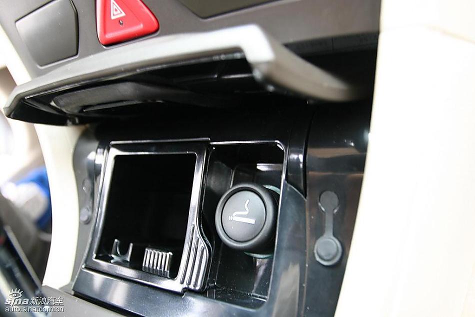 东风风神S30内饰与细节
