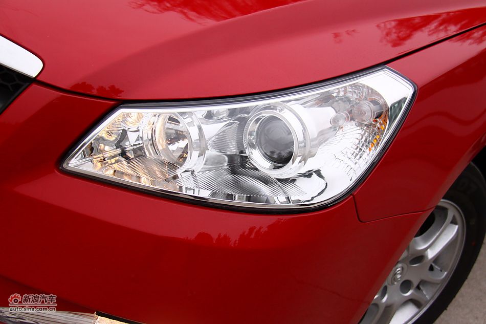 2011款风神S30外观图