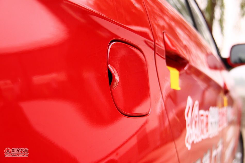 2011款风神S30外观图