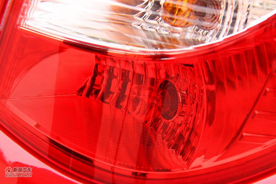 2011款风神S30外观图