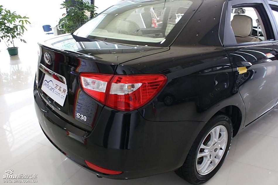 东风风神S30到店实拍