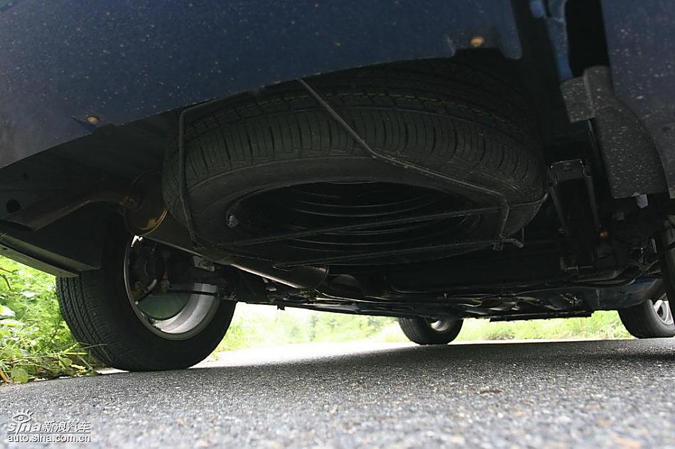 东风风神S30发动机与底盘