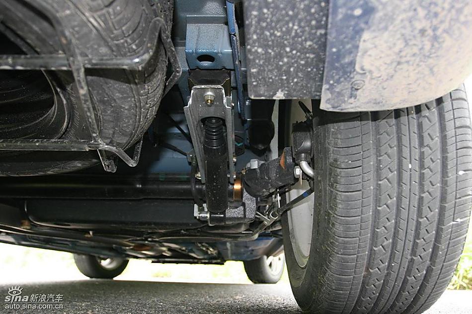 东风风神S30发动机与底盘