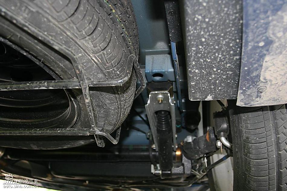 东风风神S30发动机与底盘