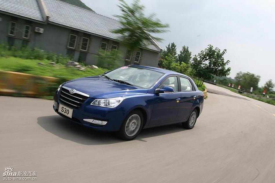 东风风神S30赛道动态