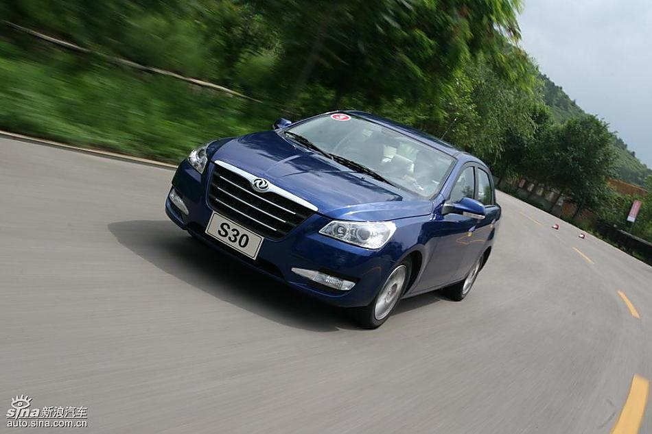 东风风神S30赛道动态