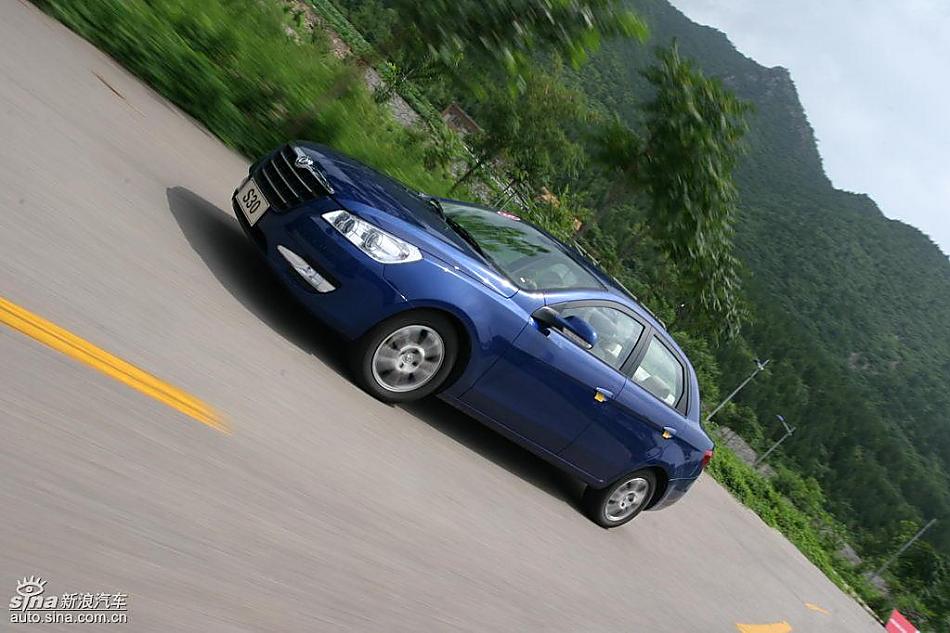 东风风神S30赛道动态