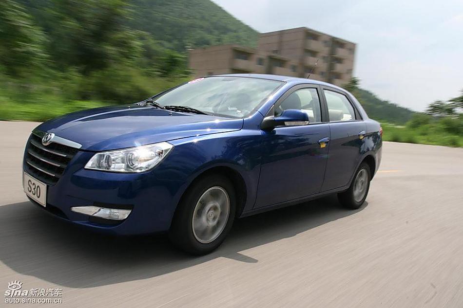 东风风神S30赛道动态