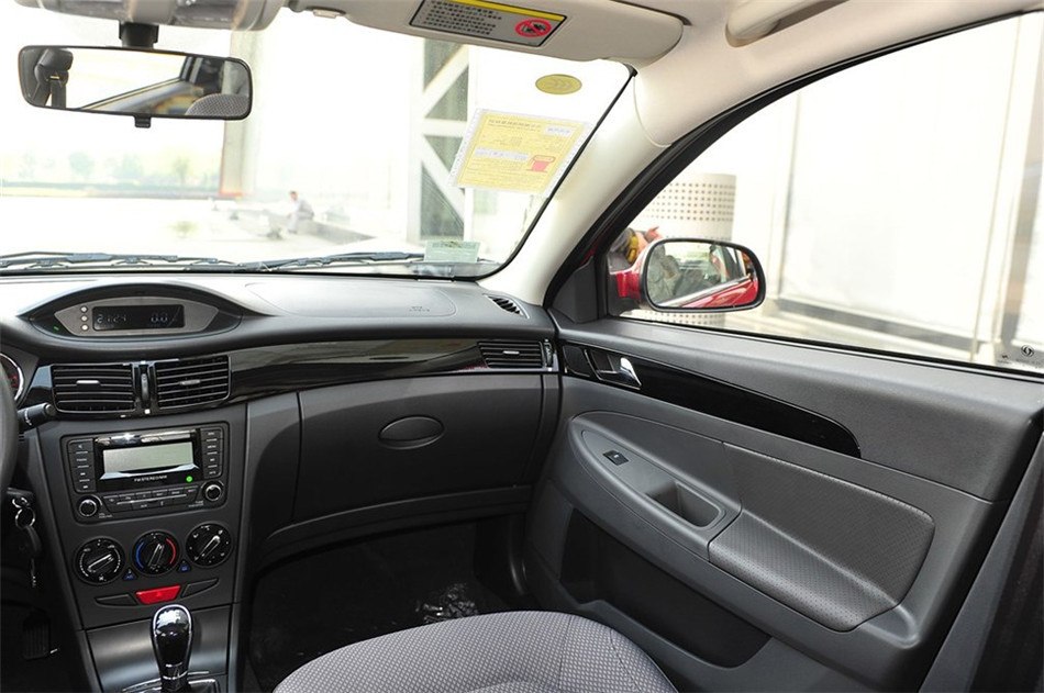 2013款风神S30 1.6L手动尊雅型