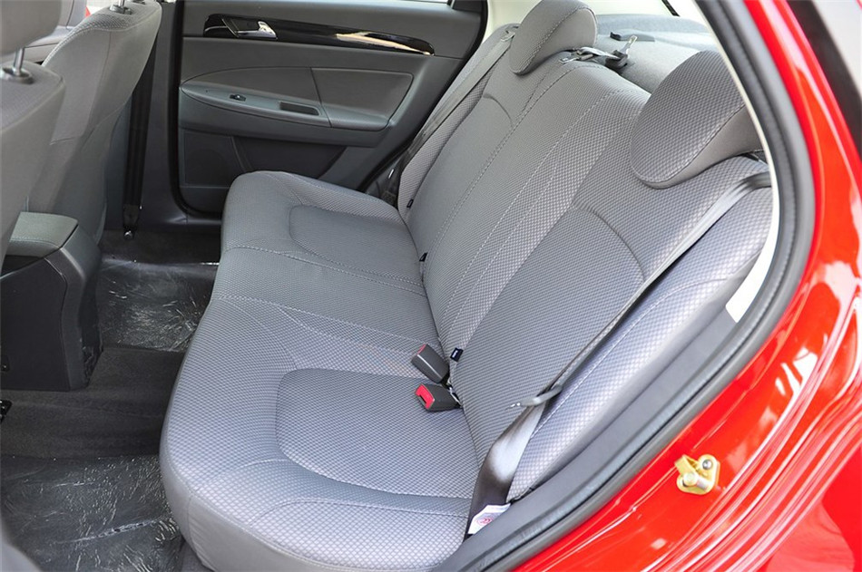 2013款风神S30 1.6L手动尊雅型