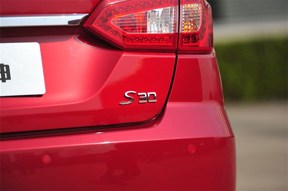 2013款风神S30 1.6L手动尊雅型