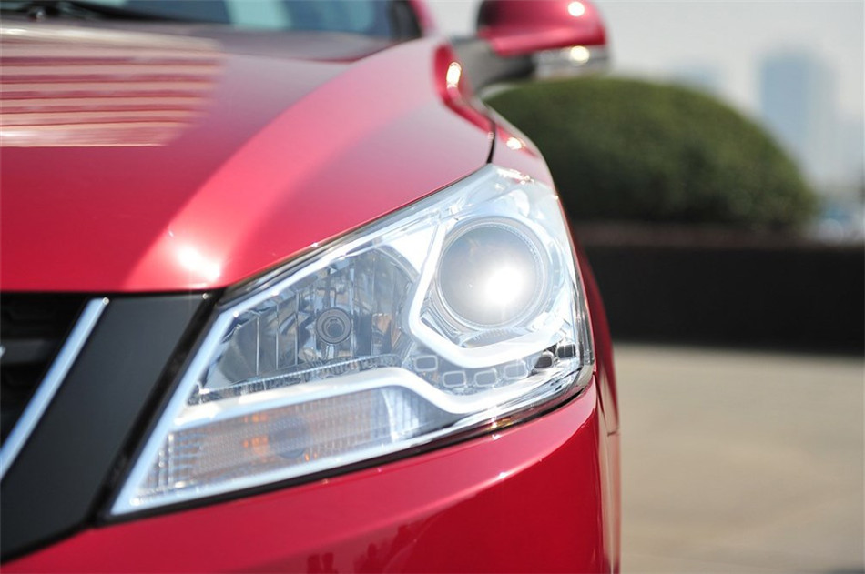 2013款风神S30 1.6L手动尊雅型