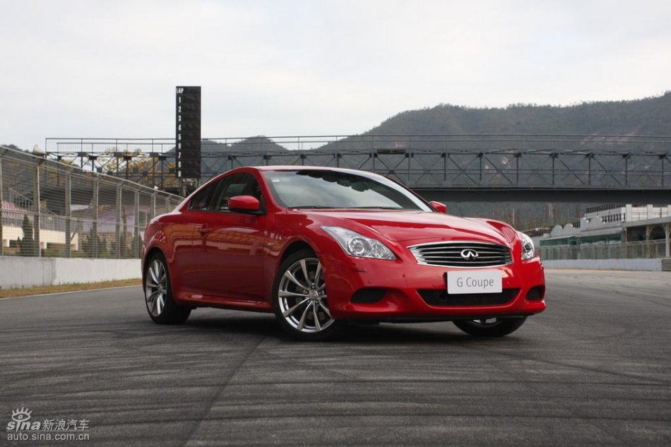 InfinitiӢG37 Coupeʵ