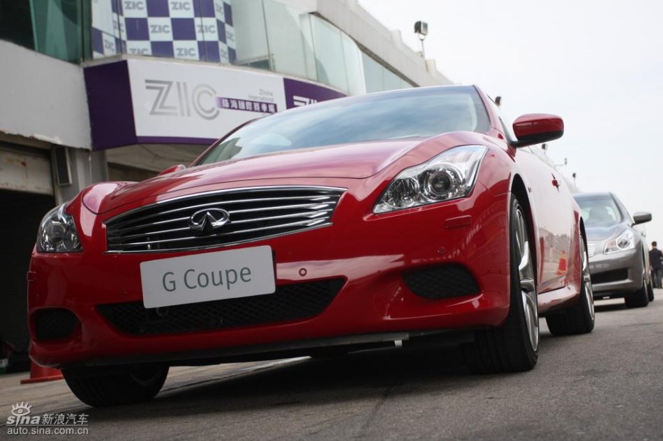 InfinitiӢG37 Coupeʵ