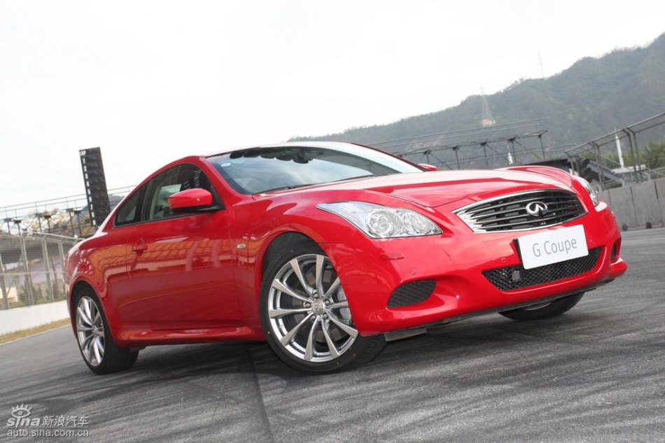 InfinitiӢG37 Coupeʵ