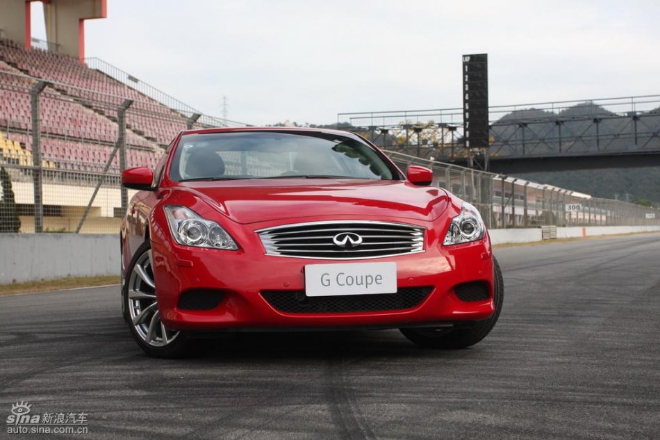 InfinitiӢG37 Coupeʵ