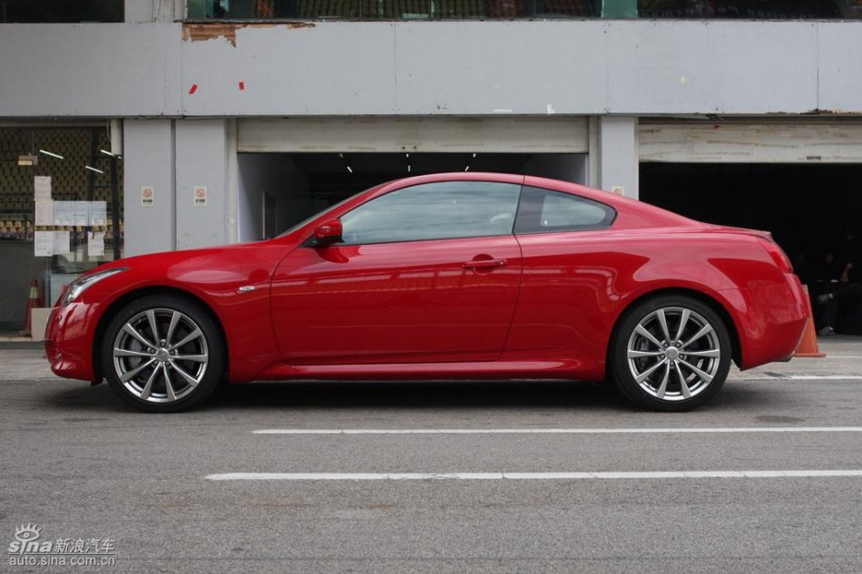 InfinitiӢG37 Coupeʵ