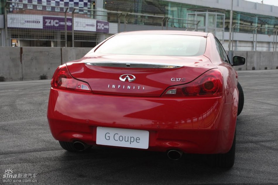 InfinitiӢG37 Coupeʵ