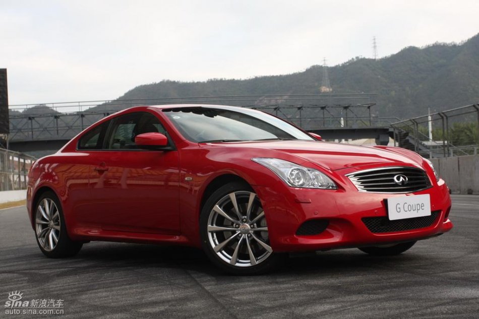 InfinitiӢG37 Coupeʵ