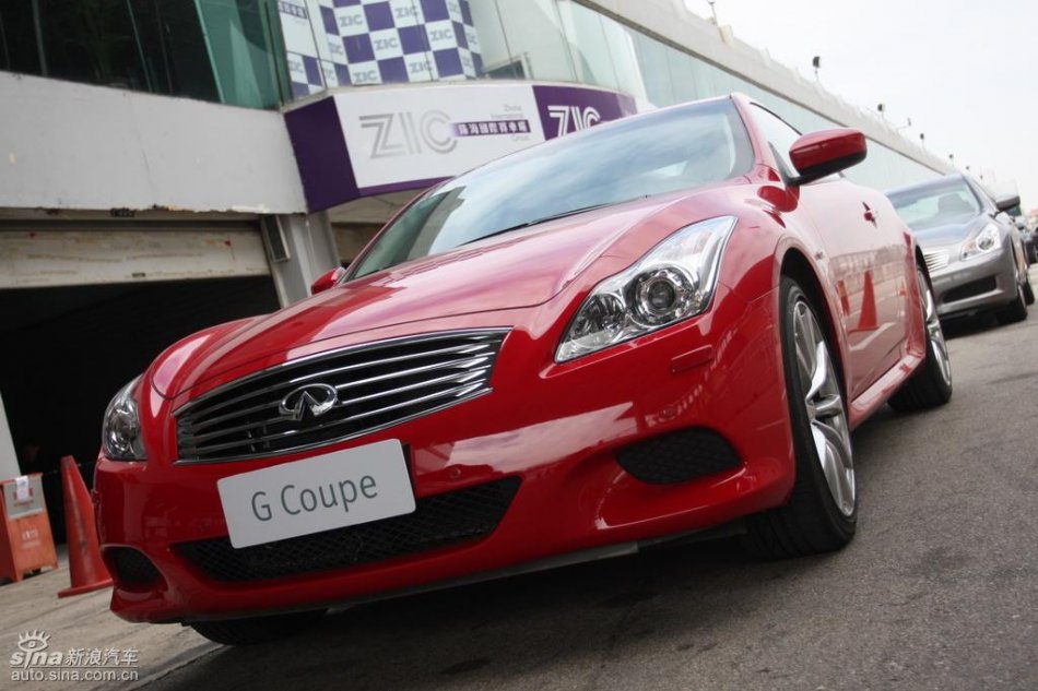 InfinitiӢG37 Coupeʵ