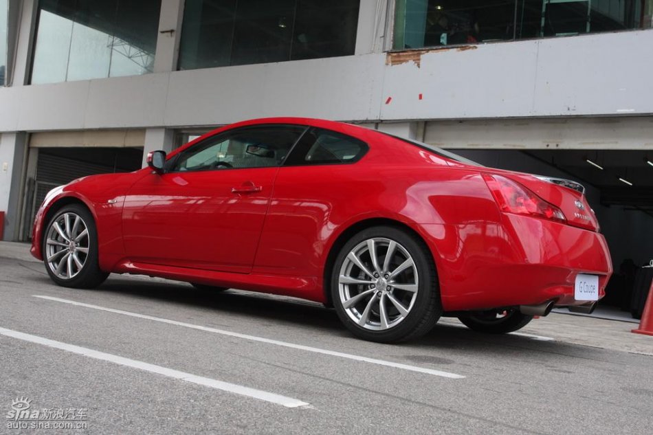 InfinitiӢG37 Coupeʵ