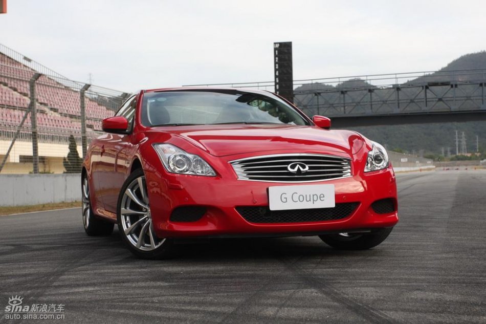 InfinitiӢG37 Coupeʵ