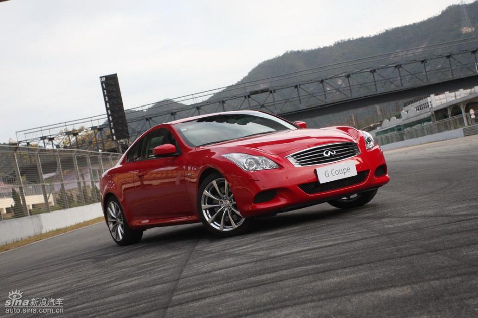 InfinitiӢG37 Coupeʵ