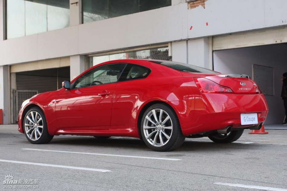 InfinitiӢG37 Coupeʵ