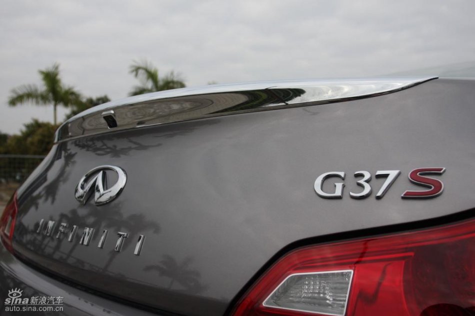 InfinitiӢG37 Coupeʵ