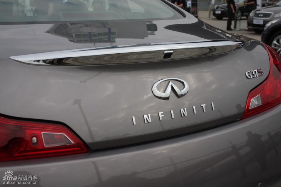 InfinitiӢG37 Coupeʵ