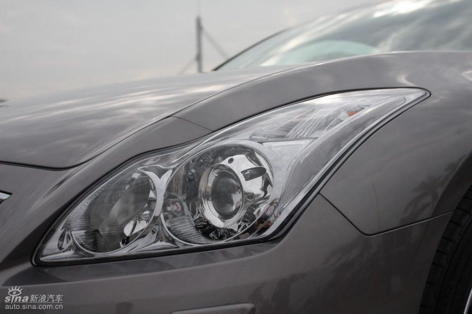 InfinitiӢG37 Coupeʵ