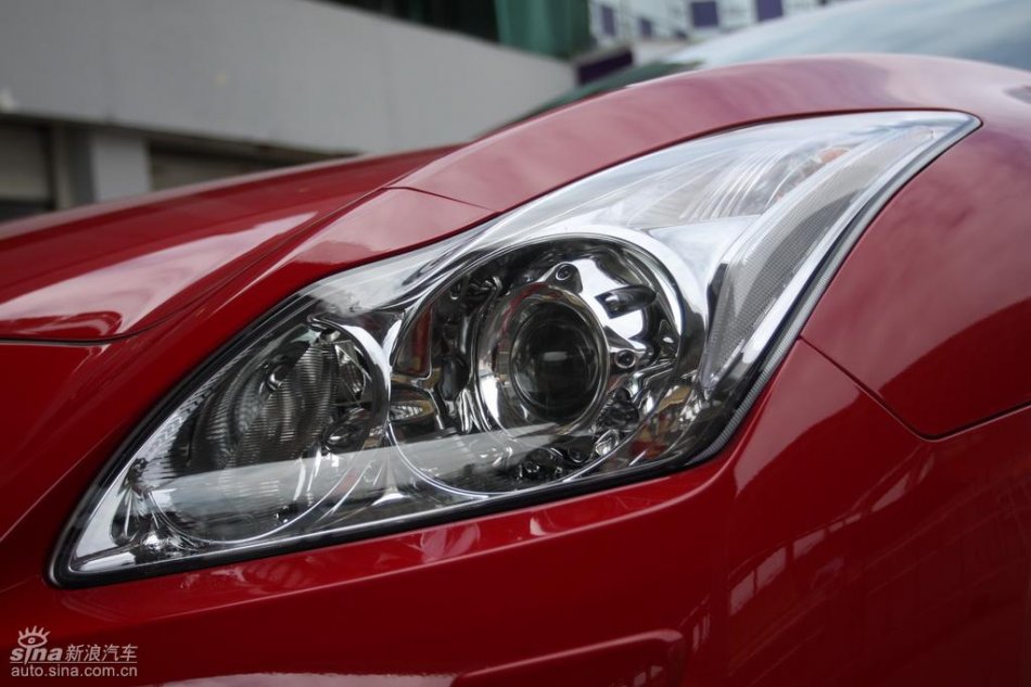 InfinitiӢG37 Coupeʵ