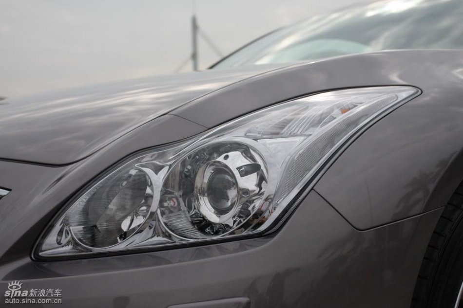 InfinitiӢG37 Coupeʵ