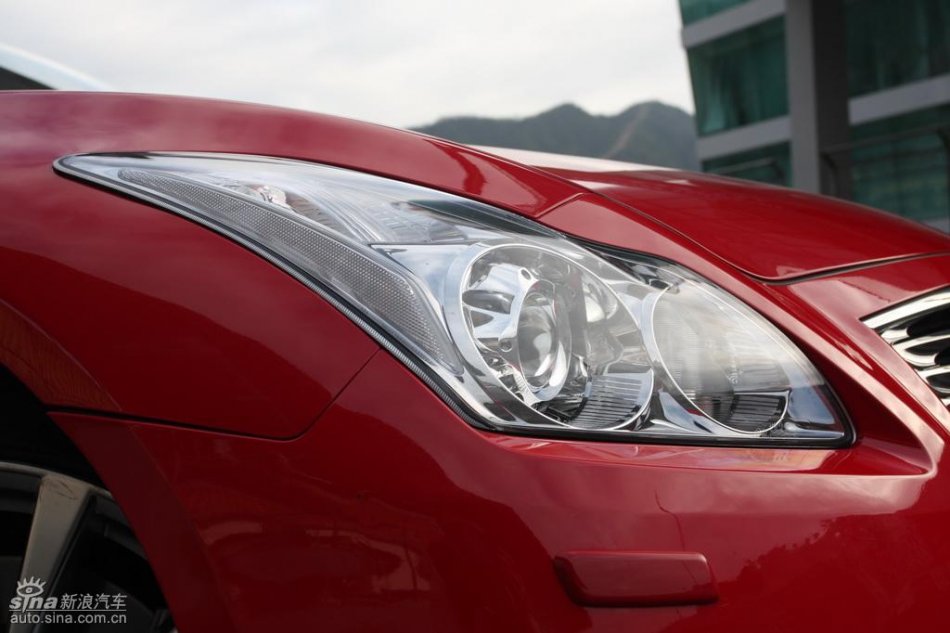 InfinitiӢG37 Coupeʵ