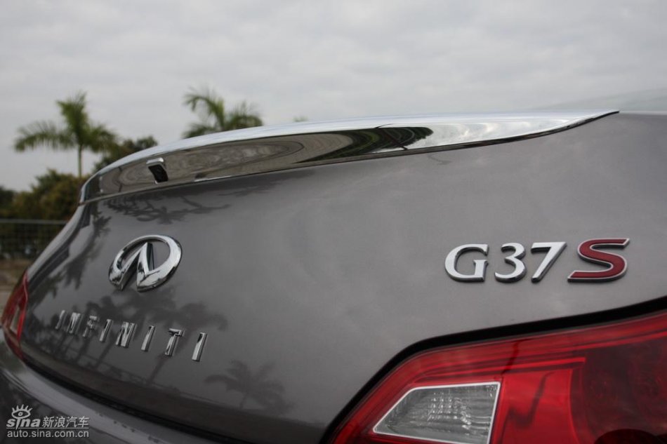 InfinitiӢG37 Coupeʵ