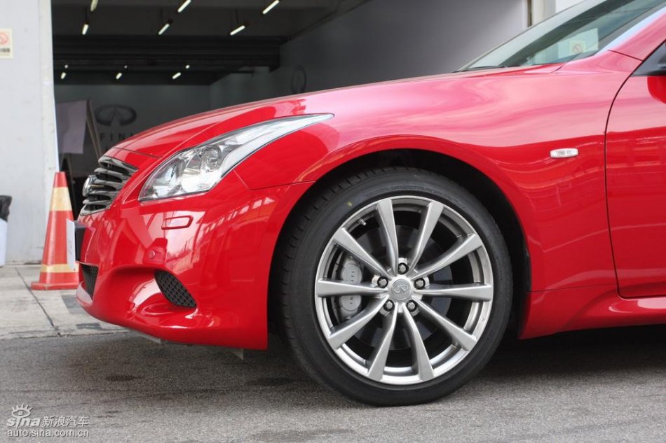InfinitiӢG37 Coupeʵ