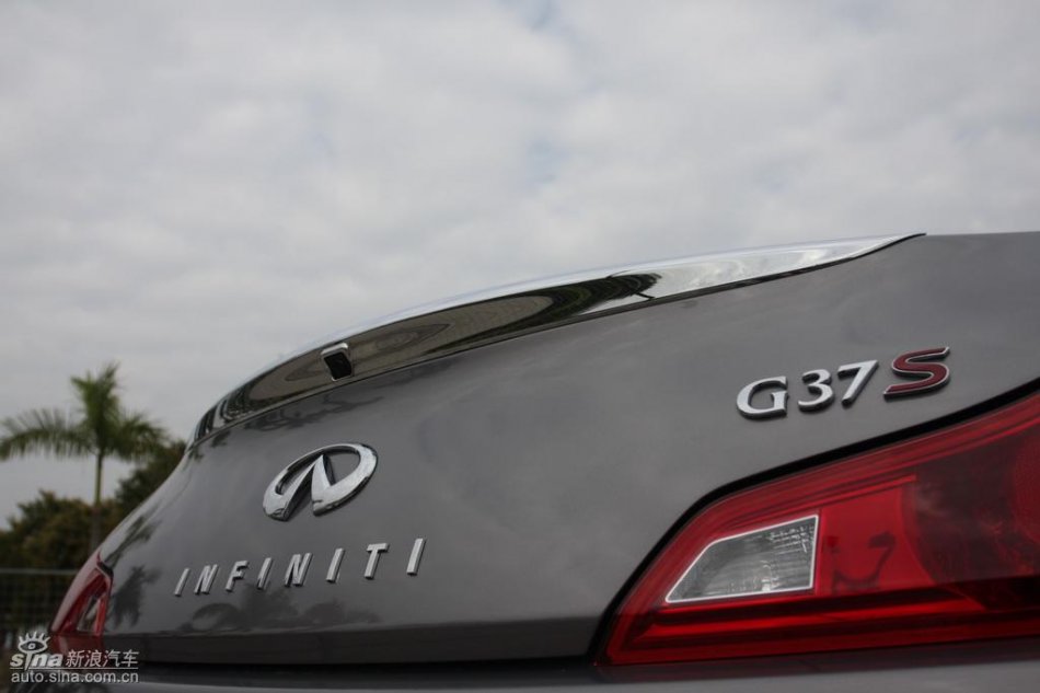 InfinitiӢG37 Coupeʵ